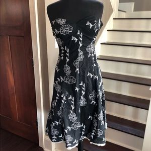 Black and white strapless sundress